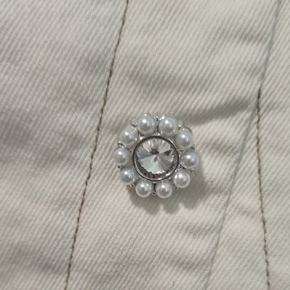 Gianni Bini Cream Mini Skirt with Pearl Button Accents Size XL NWT - Picture 15 of 15